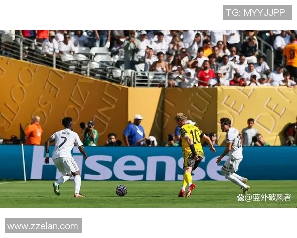 皇马在世界杯中以3-0战胜拜仁补时进球瞬间点燃全场激情